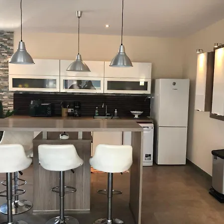 Apparemment Duplex Terrasse Solarium Avec Parking Appartement
